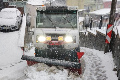 Bursa Osmangazi’nin yüksek kesimlerinde kar mesaisi