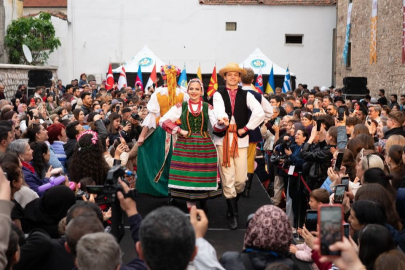 Manisa Mesir Festivali'nde kültür defilesi büyüledi