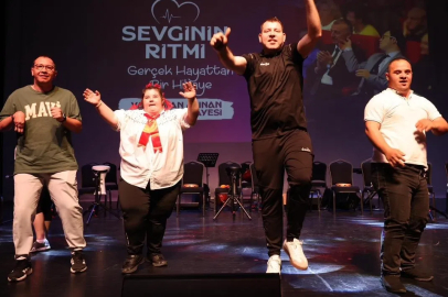 Kocaeli’de down sendromlu gençlerden duygu dolu gösteri
